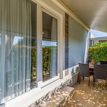 Mobile Luxury Premium-3 By Interhome Pula