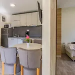 Mobile Luxury Premium-3 By Interhome