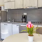 Mobile Luxury Premium-3 By Interhome פולה